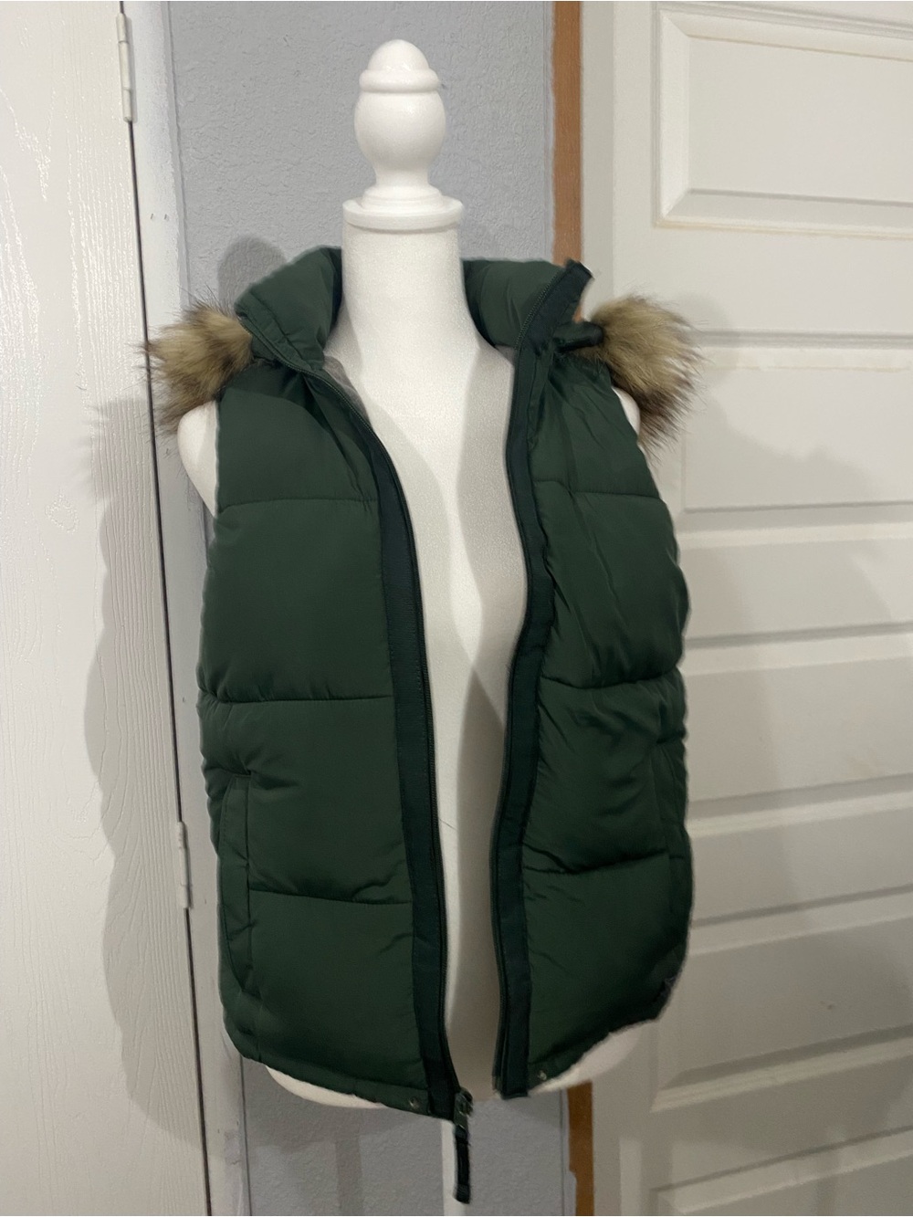 Abercrombie & Fitch Girls Green Puffer Vest with Faux Fur Trim